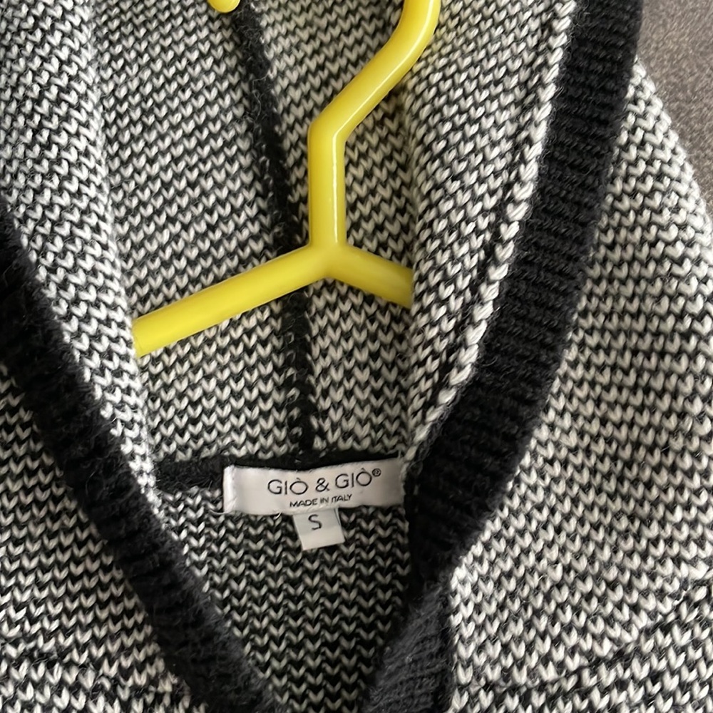 sweater - Picture 2 of 2